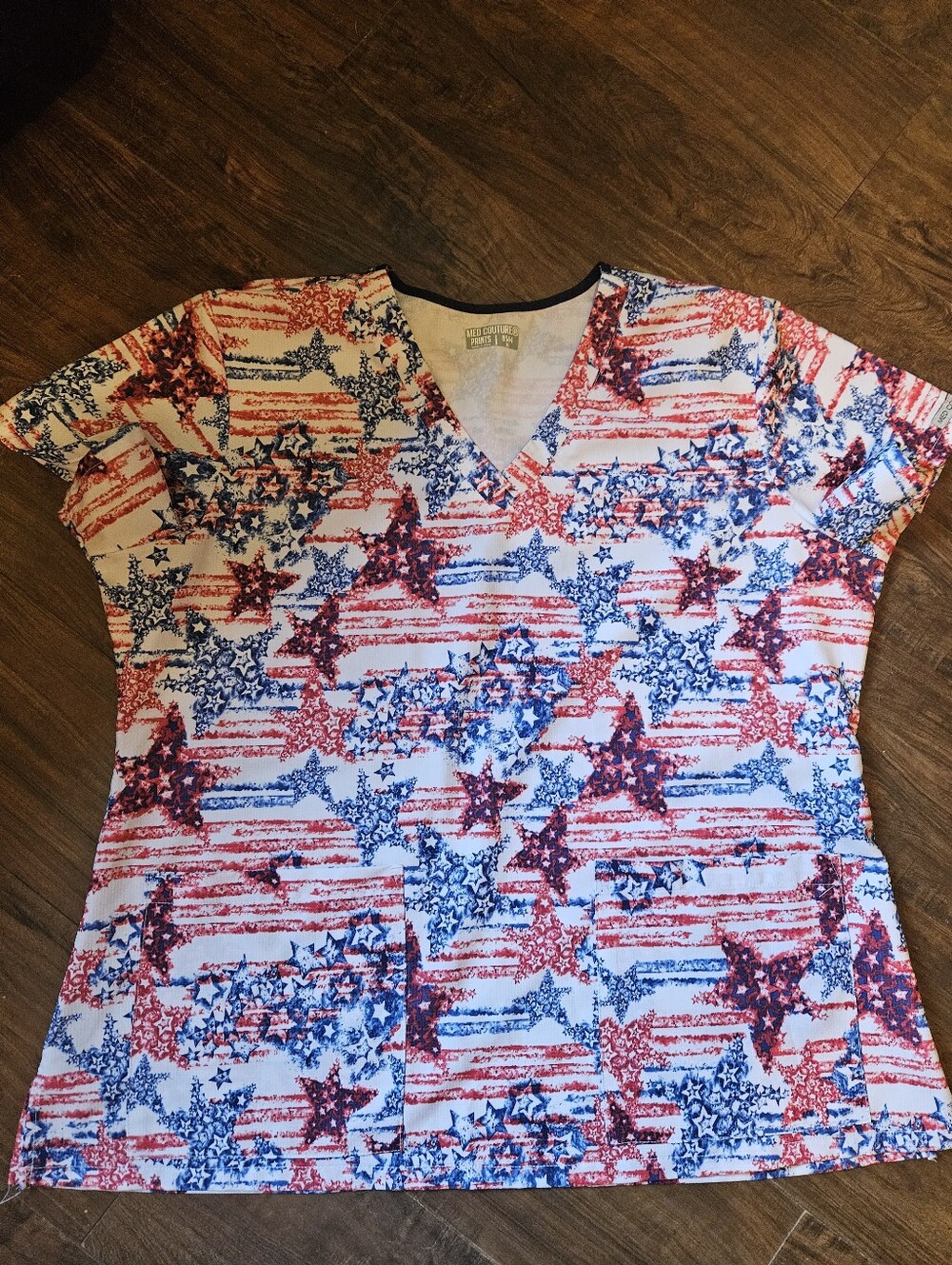 Med Couture MC8564 Vicky Scrub Top Sz XL Red/White/Blue V-Neck. #21